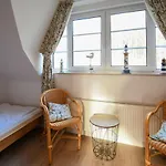 Faehrhaus 9 *